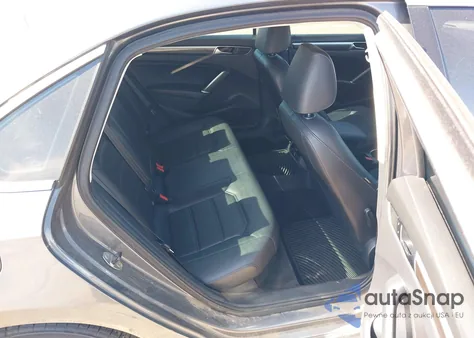 2016 Volkswagen Passat 1.8T Se z USA, uszkodzony, nr VIN 1VWBT7A34GC064176